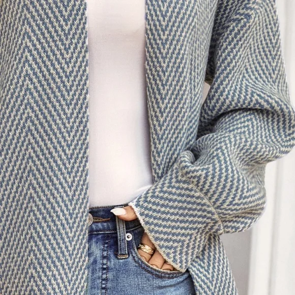 Knit Chevron Open Cardigan Bishop Sleeves Hip Length Dusty Blue on Off White - Picture 7 of 10